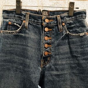 BDG - High Waisted Frayed Ankle Jeans